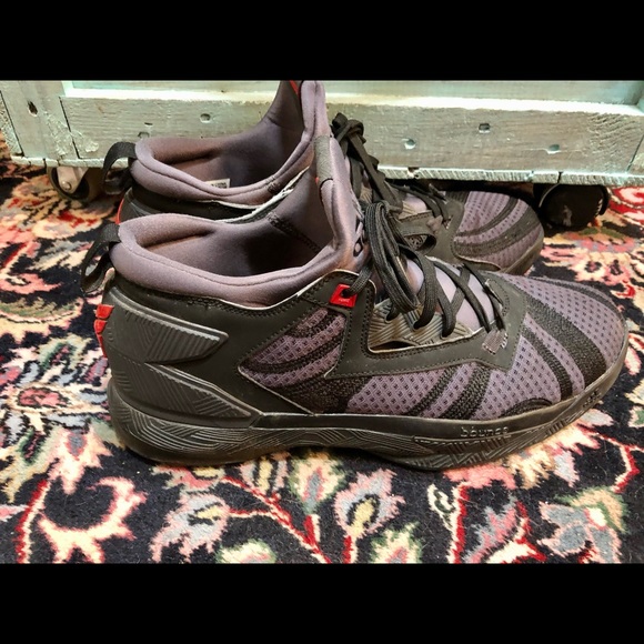 Nice Adidas sneakers size 11. - Picture 3 of 4